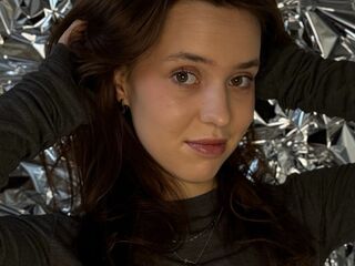 camgirl showing tits MabelleBoulter