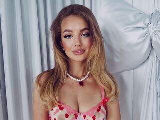 webcamgirl chat room MayaGal