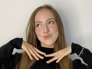 nude webcamgirl photo MertieStaheli