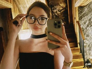 cam slut chat room MiaForester