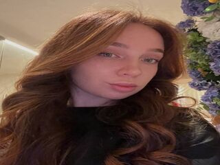 camwhore masturbating with sextoy MiaIvory