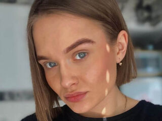 chat room live sex MyriamQuinnan