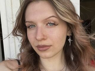 camgirl playing with sextoy PatriciaLois