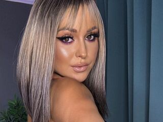 girl fingering bald pussy PatriciaSpice