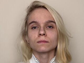 camslut fingering pussy PoulaShade