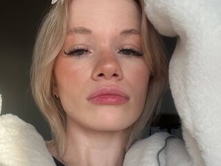 webcam babe chatroom RenitaKoo