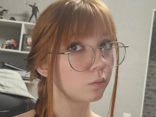 cam girl masturbating with sextoy RozellaBouch