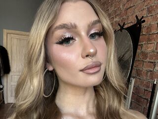 beautiful girl SaphiraLuxe