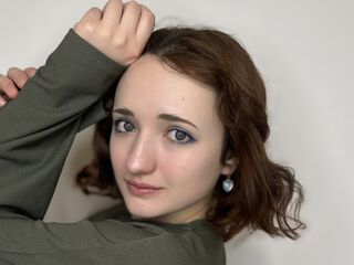 webcam strip tease show SaundraTowler