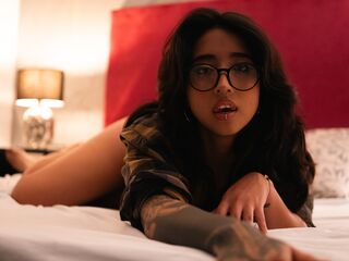 naughty camgirl ScarlettOsborn