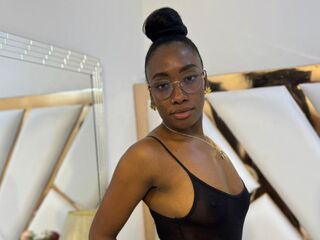 naked camgirl SelenaHadid