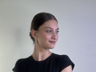 girl showing tits SharikaWigington