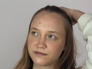 naked camgirl masturbating with dildo SharriDougan