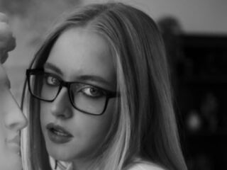 adult webcam chat room SheliaEdwards