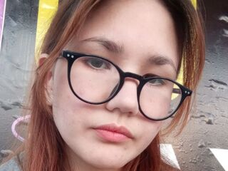 naked camgirl fingering pussy SilvanaTopps