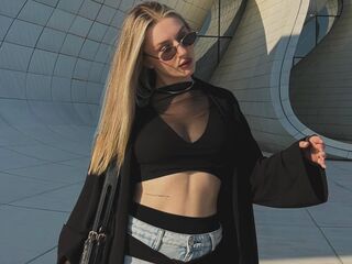 fingering webcam girl SuzieGlimp