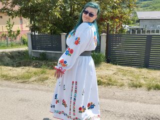 naked camgirl photo YolaDom
